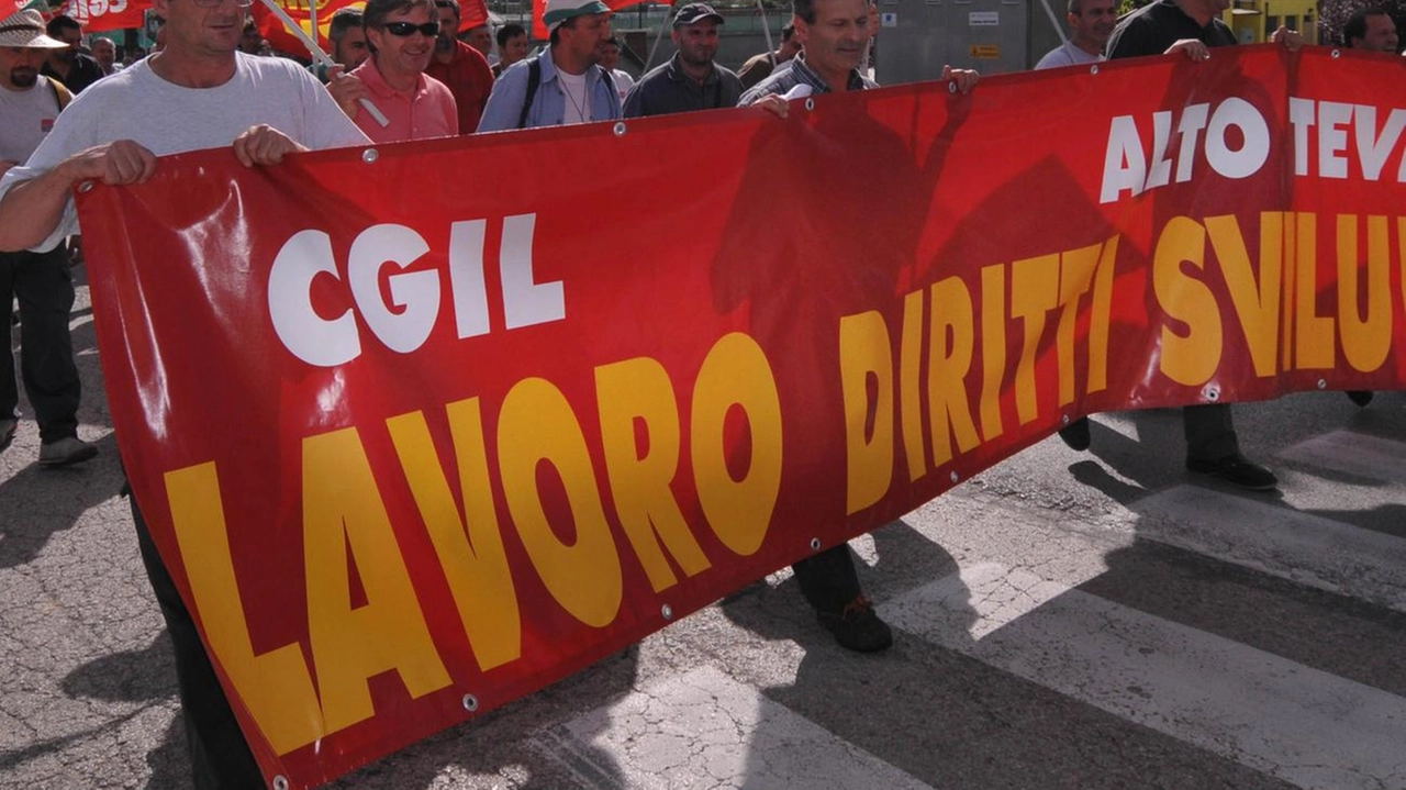 Una recente manifestazione della Cgil a Umbertide Il sindacato organizza un presidio dei metalmeccanici Una recente manifestazione della Cgil a Umbertide Il sindacato organizza un presidio dei metalmeccanici