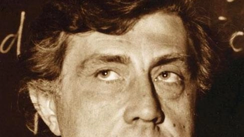 Marco Cavallo, il cavallo dell'ospedale psichiatrico di Trieste diventato simbolo della legge Basaglia, è ora un'icona di lotta per la dignità dei malati mentali, esibito in tutto il mondo per sensibilizzare sull'importanza della salute mentale. Marco Cavallo, il cavallo dell'ospedale psichiatrico di Trieste diventato simbolo della legge Basaglia, è ora un'icona di lotta per la dignità dei malati mentali, esibito in tutto il mondo per sensibilizzare sull'importanza della salute mentale.