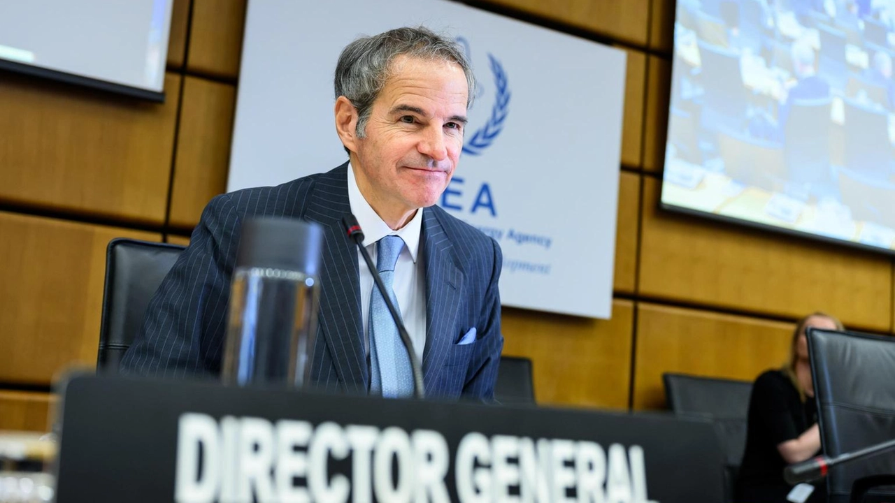 Il direttore generale dell'Agenzia Internazionale per l'Energia Atomica ha chiesto l'accesso ai siti nucleari iraniani per determinare la sorte delle... Il direttore generale dell'Agenzia Internazionale per l'Energia Atomica ha chiesto l'accesso ai siti nucleari iraniani per determinare la sorte delle...