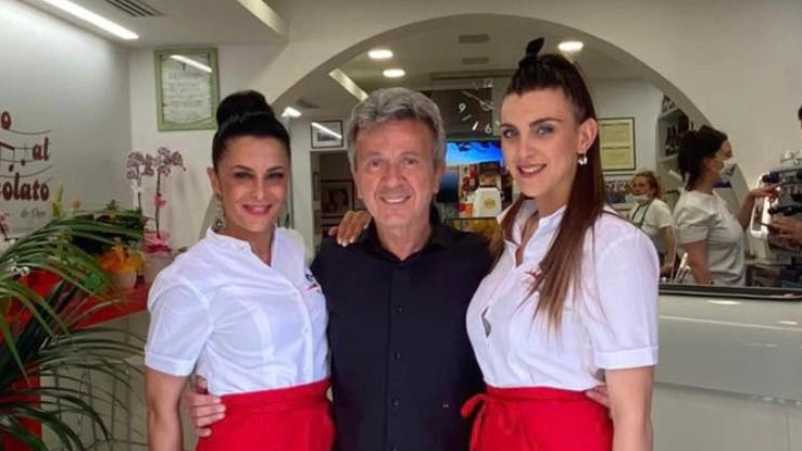 Pupo nella gelateria