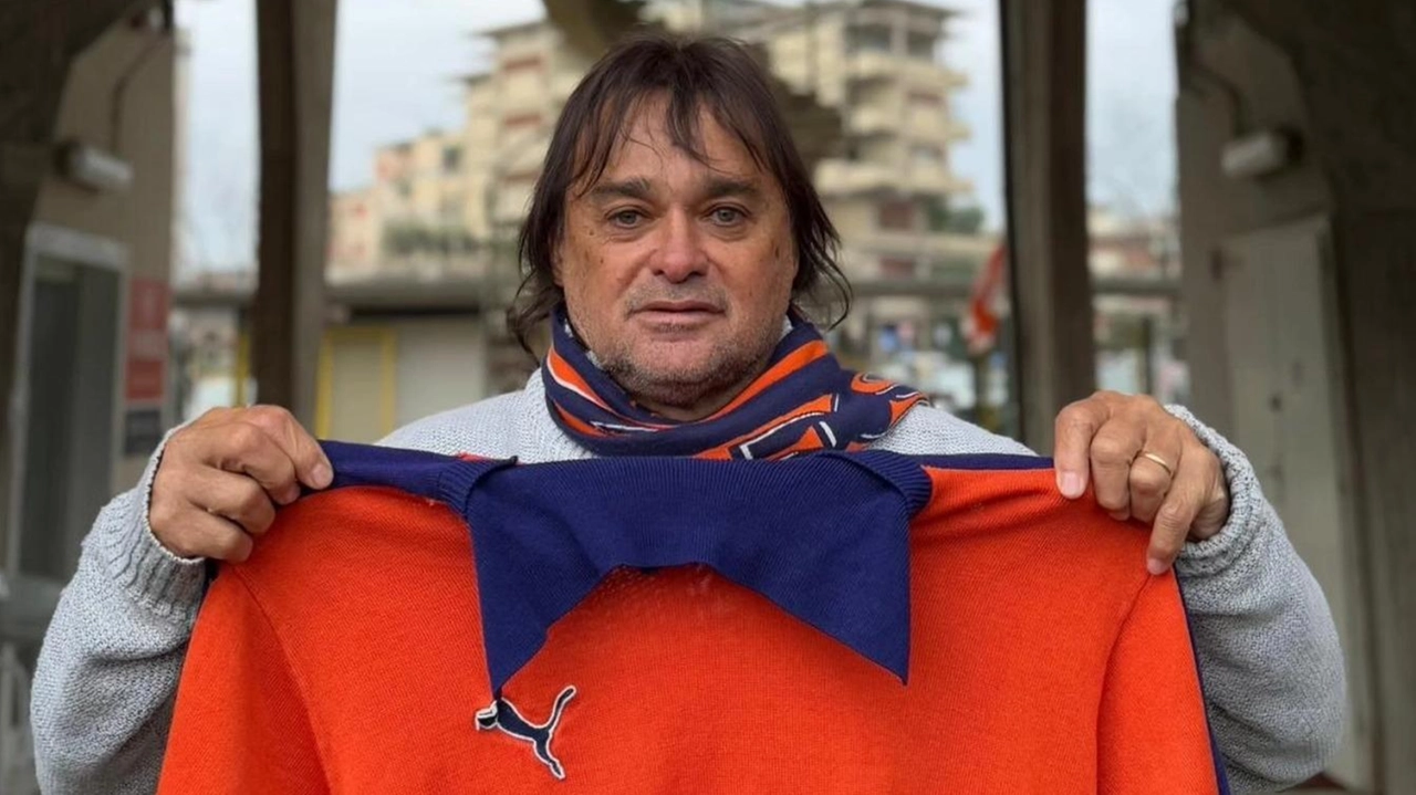 La nostra intervista all’ex calciatore brasiliano ai tempi della serie A "La Pistoiese mi notò in campionato. Ma poi dovetti giocare punta". La nostra intervista all’ex calciatore brasiliano ai tempi della serie A "La Pistoiese mi notò in campionato. Ma poi dovetti giocare punta".