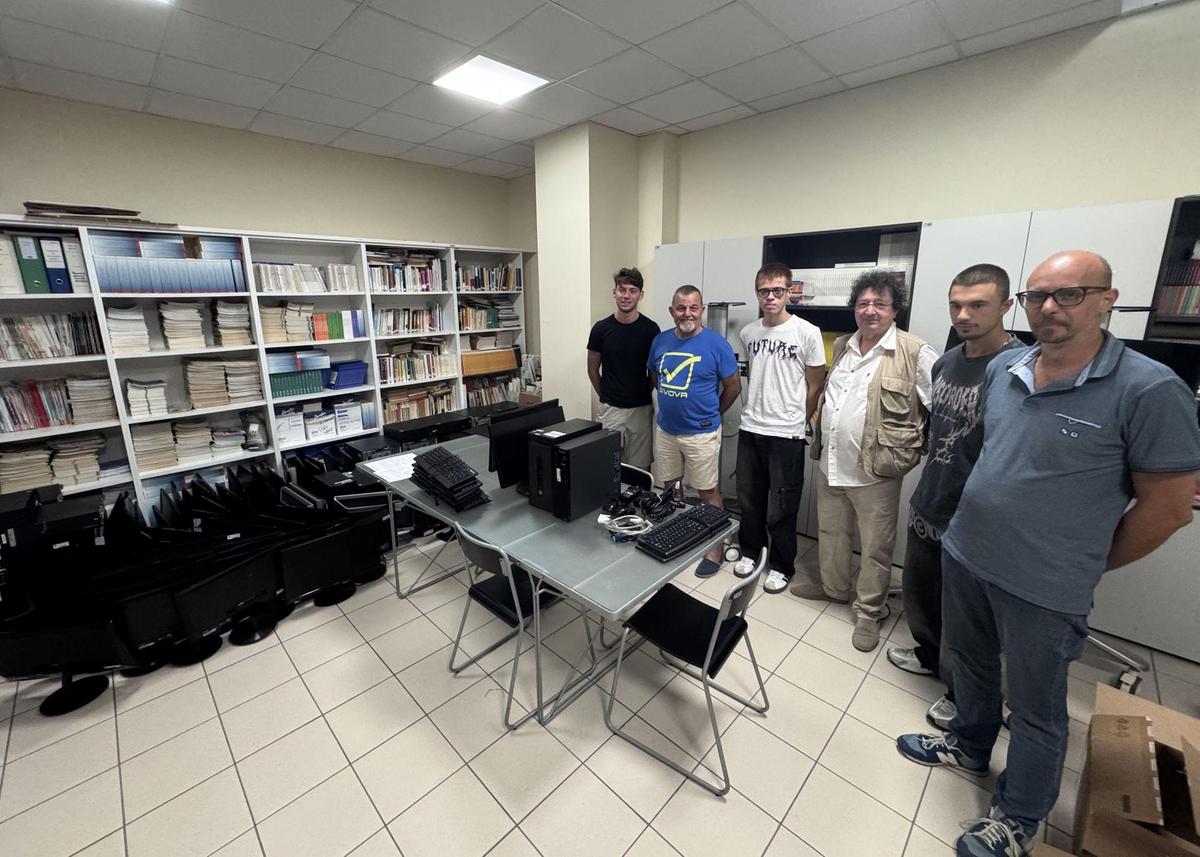 Nuova vita per vecchi pc. Grazie a studenti dell’Itis Nuova vita per vecchi pc. Grazie a studenti dell’Itis