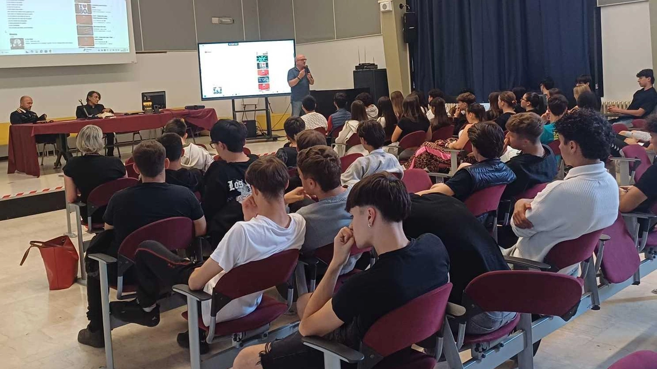 Adolscent - presentazione e discussione intorno al libro «Il branco» scritto dal criminologo Silvio Ciappi Adolscent - presentazione e discussione intorno al libro «Il branco» scritto dal criminologo Silvio Ciappi