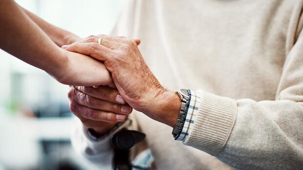 Assistenza domiciliare, emergenza in Toscana: “Tutto il peso addosso alle famiglie” Assistenza domiciliare, emergenza in Toscana: “Tutto il peso addosso alle famiglie”