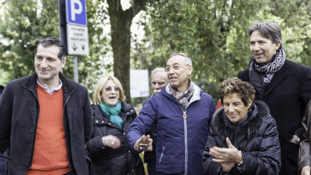 Alfio Dal Porto con le icone del basket Boni (a destra) e Niccolai Alfio Dal Porto con le icone del basket Boni (a destra) e Niccolai