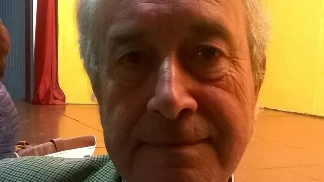 A Montevarchi il cordoglio per la scomparsa di Luciano Pascucci, titolare di un'oreficeria storica. Il negozio, simbolo del commercio locale, ha chiuso per la pensione dei proprietari. Il Movimento Prima Montevarchi esprime vicinanza alla famiglia. A Montevarchi il cordoglio per la scomparsa di Luciano Pascucci, titolare di un'oreficeria storica. Il negozio, simbolo del commercio locale, ha chiuso per la pensione dei proprietari. Il Movimento Prima Montevarchi esprime vicinanza alla famiglia.