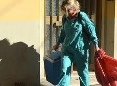 Morta in casa da mesi, sepolta. Carla trova pace un anno dopo
