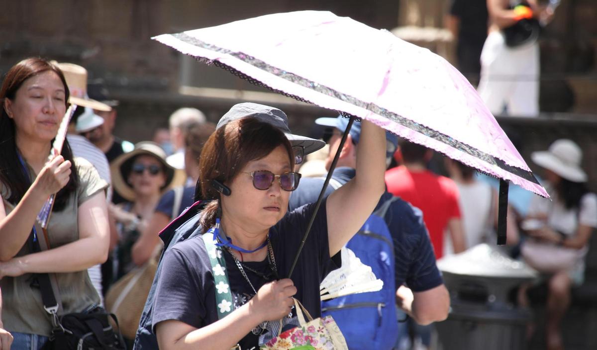 Clima, giornata sui carboni ardenti. Temperature a ridosso dei 40 gradi. Ecco la mappa dei centri più caldi Clima, giornata sui carboni ardenti. Temperature a ridosso dei 40 gradi. Ecco la mappa dei centri più caldi