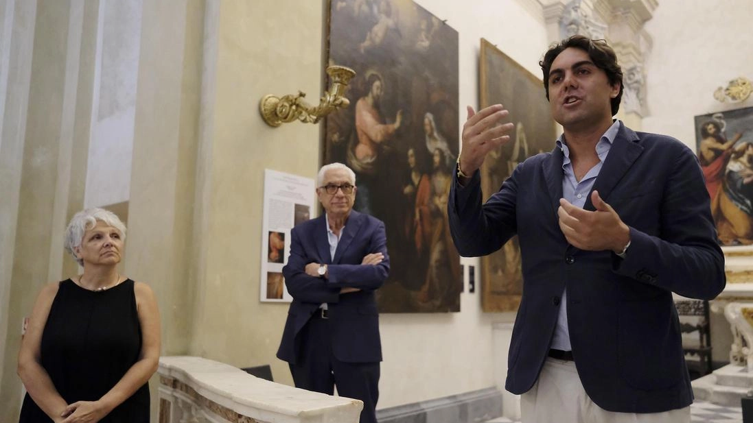 Reliquiari, paramenti sacri, dipinti e sculture in mostra al Museo Diocesano. Un patrimonio frutto di donazioni per la prima volta raccolto in un percorso. Reliquiari, paramenti sacri, dipinti e sculture in mostra al Museo Diocesano. Un patrimonio frutto di donazioni per la prima volta raccolto in un percorso.