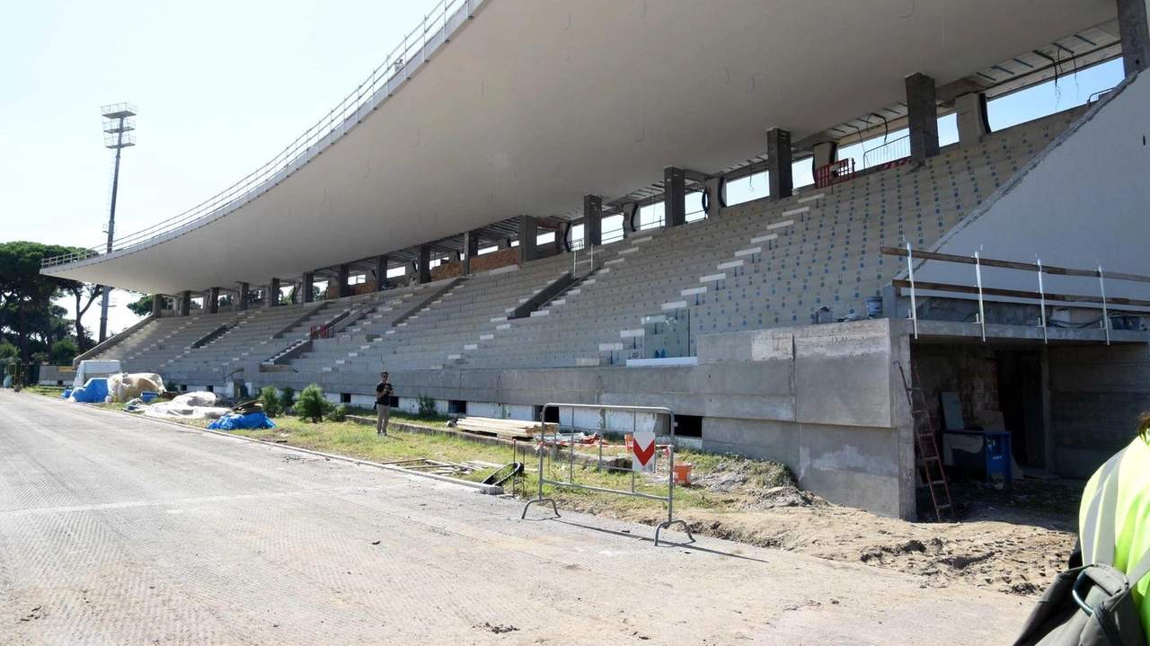 Il ministro auspica che sia pronto per la Viareggio Cup: "Anche la Figc capisca l’importanza della rassegna" Il ministro auspica che sia pronto per la Viareggio Cup: "Anche la Figc capisca l’importanza della rassegna"