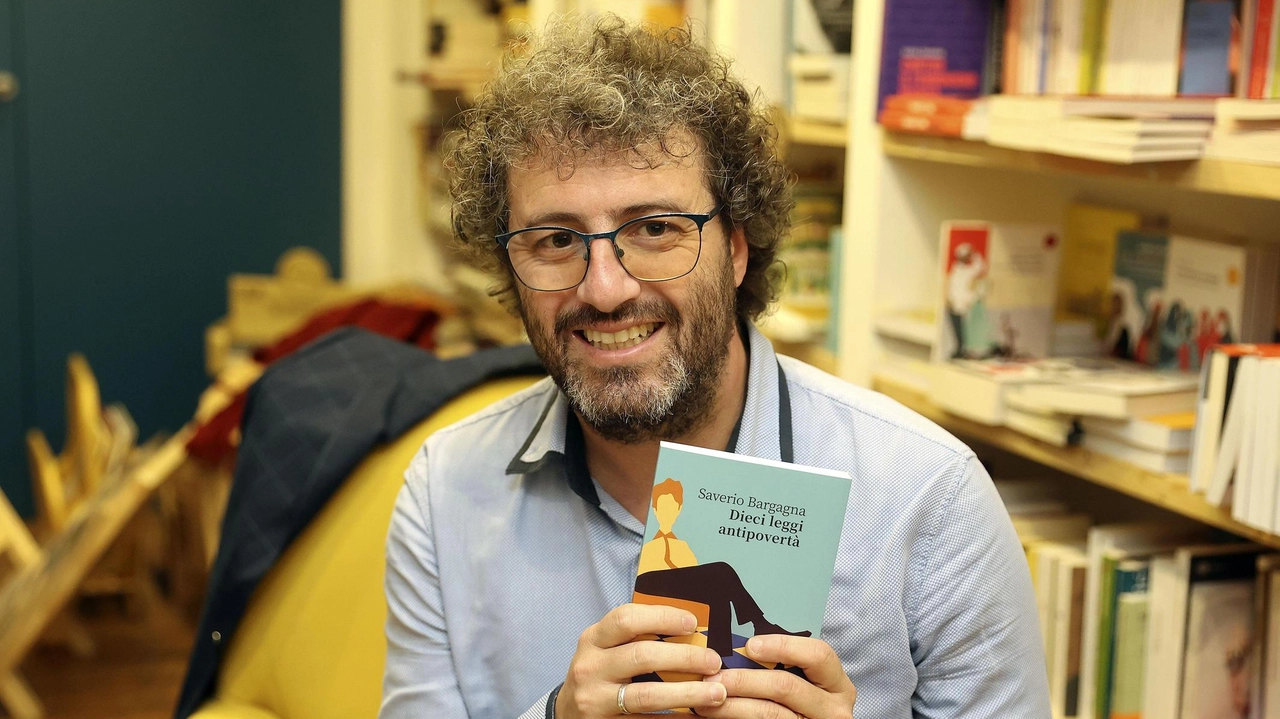 Appuntamento martedì al teatro comunale per la presentazione del libro.