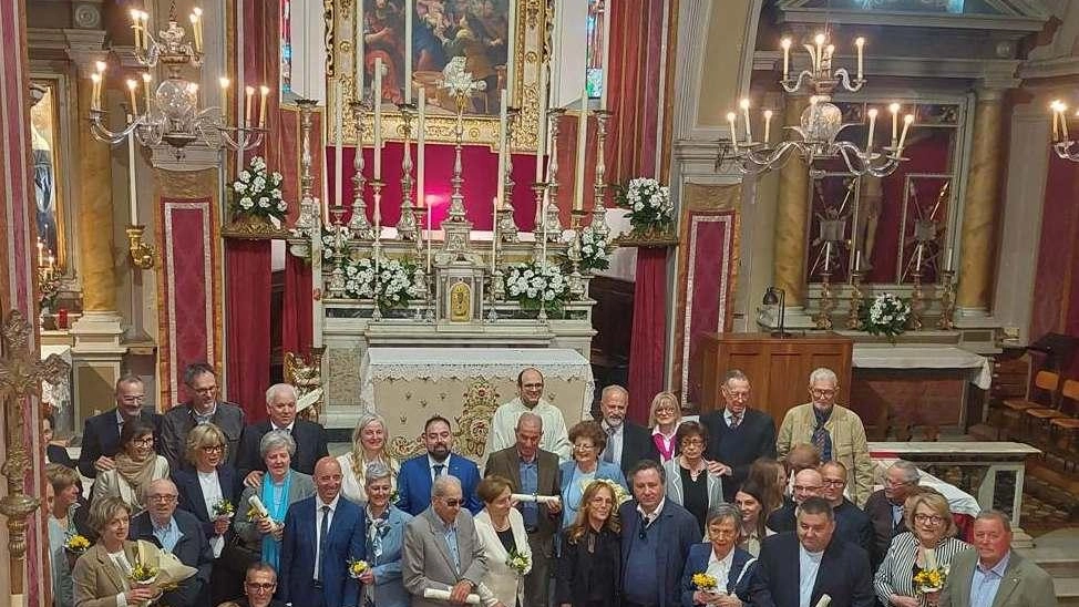 Le coppie di sposi festeggiate nella chiesa di Pieve Fosciana