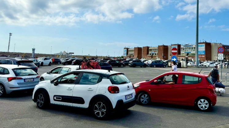 Traffico al porto di Piombino nella mattina di sabato 23 agosto: c'è il ritorno dei turisti dall'Elba dopo le vacanze di agosto Traffico al porto di Piombino nella mattina di sabato 23 agosto: c'è il ritorno dei turisti dall'Elba dopo le vacanze di agosto