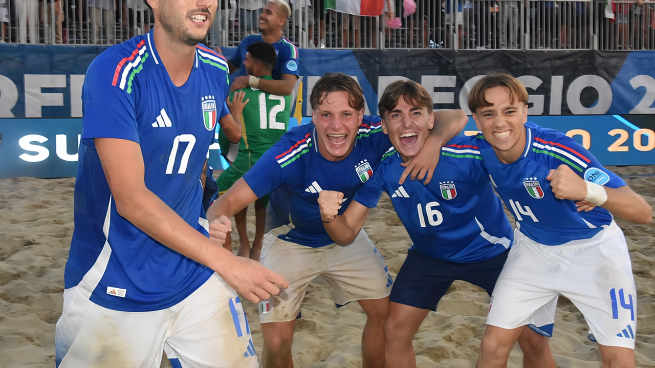 I viareggini trascinano gli azzurri alla conquista della coppa .