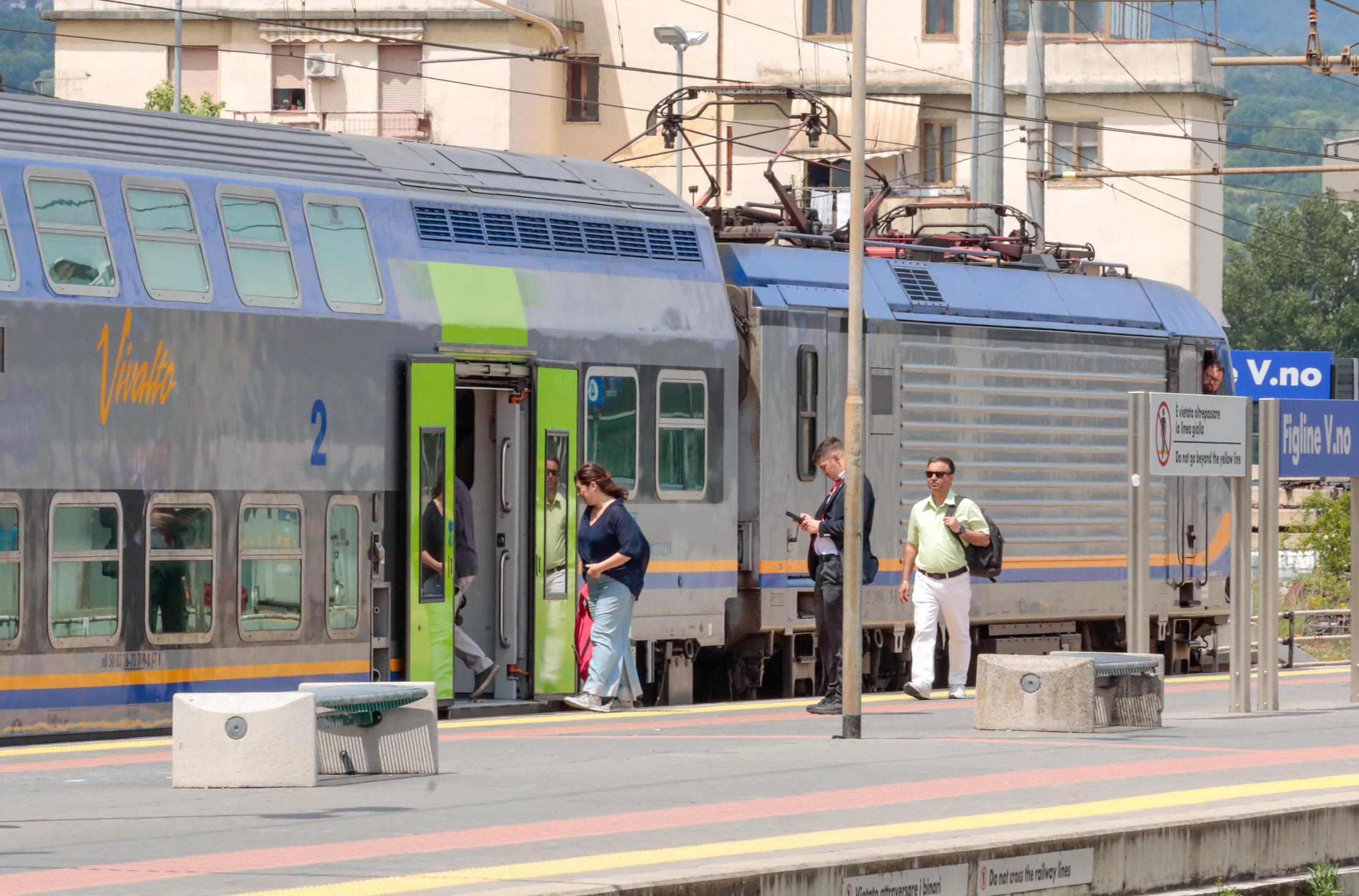 In treno, ma sulla linea lenta. Si accende il dibattito in Regione In treno, ma sulla linea lenta. Si accende il dibattito in Regione