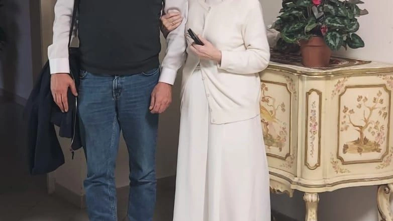 ORENTANO E’ morta suor Lorenza, l’ultima delle religiose che nel 1958 aprirono l’allora asilo parrocchiale Sant’Anna a Orentano. Suor Lorenza Santoro... ORENTANO E’ morta suor Lorenza, l’ultima delle religiose che nel 1958 aprirono l’allora asilo parrocchiale Sant’Anna a Orentano. Suor Lorenza Santoro...