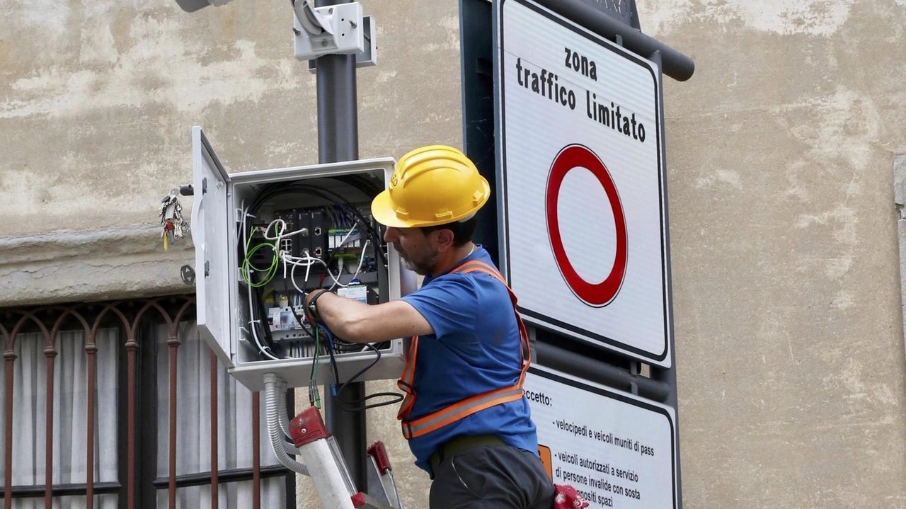 I permessi triennali “Zona a traffico limitato garage” in scadenza il 30 settembre sono utilizzabili fino al 30... I permessi triennali “Zona a traffico limitato garage” in scadenza il 30 settembre sono utilizzabili fino al 30...