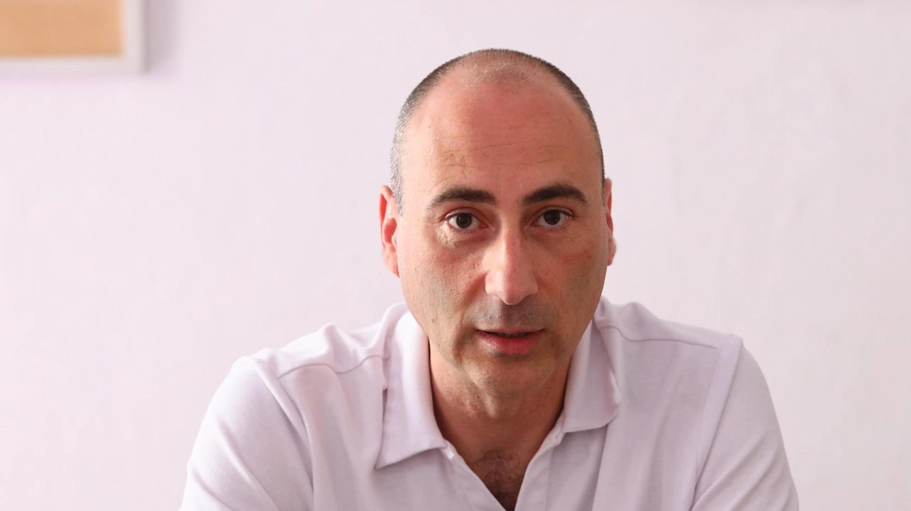 Il Comitato referendario "Trasparenza per Empoli" (nella foto il portavoce Marco Cardone) ’rinfresca’ la memoria al sindaco Alessio Mantellassi e...