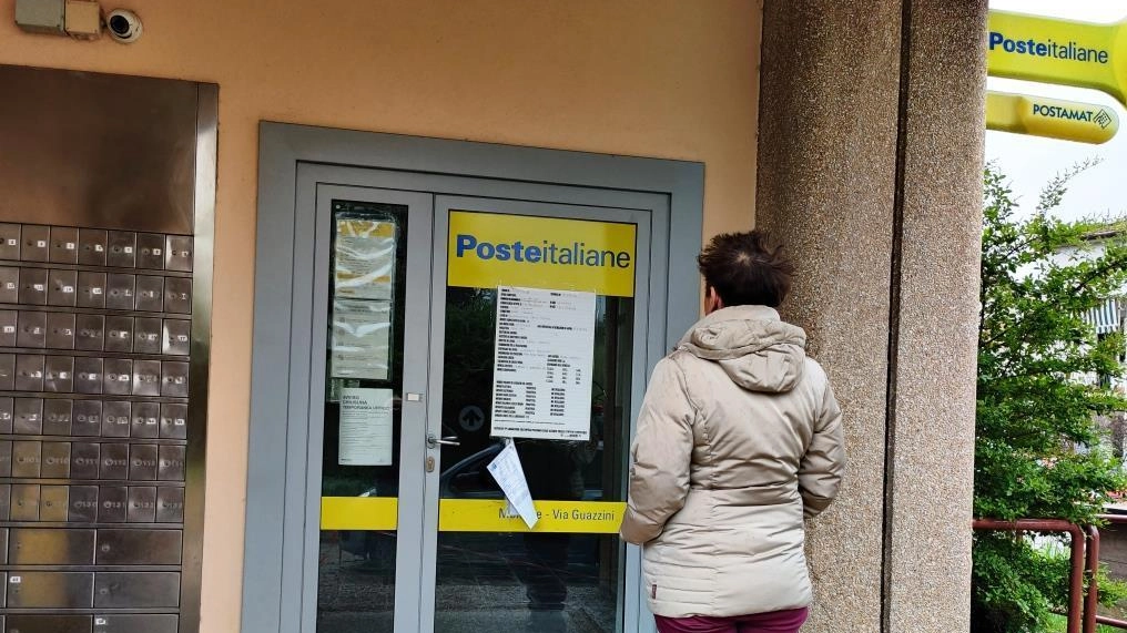 Ufficio postale chiuso per un mese: "Troppi disagi per i nostri cittadini"