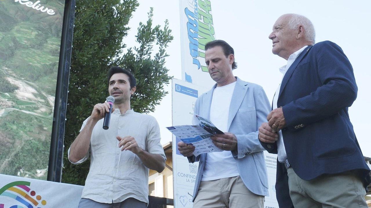 Presentata la corsa ciclistica della categoria juniores in programma dal 4 al 7 settembre. La prima tappa da Genova a Chiavari Presentata la corsa ciclistica della categoria juniores in programma dal 4 al 7 settembre. La prima tappa da Genova a Chiavari