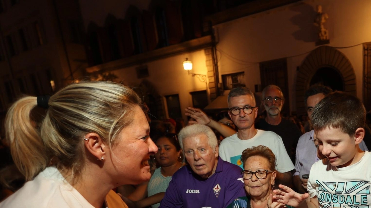 La cocomerata in piazza è un appuntamento tipico di ferragosto La cocomerata in piazza è un appuntamento tipico di ferragosto