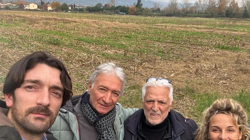 Il sopralluogo sui terreni privati di Ivano Fanini a Segromigno, dove potrebbe nascere il velodromo, degli assessori Davide Del Carlo e Serena Frediani Il sopralluogo sui terreni privati di Ivano Fanini a Segromigno, dove potrebbe nascere il velodromo, degli assessori Davide Del Carlo e Serena Frediani