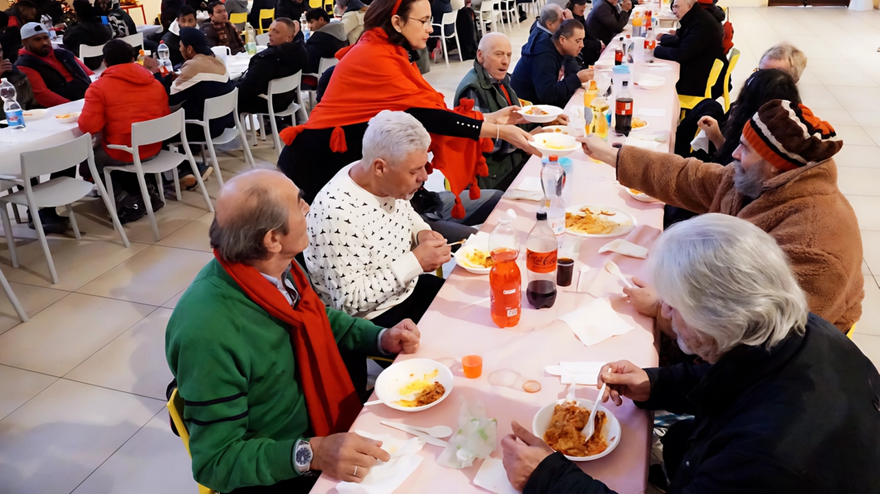 La comunità di Sant’Egidio ha aumentato i luoghi dove organizzare i pranzi di Natale, il 25 dicembre, che saranno allestiti... La comunità di Sant’Egidio ha aumentato i luoghi dove organizzare i pranzi di Natale, il 25 dicembre, che saranno allestiti...