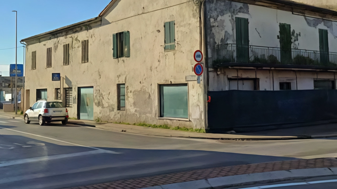 L’immobile ex Bertini a Margine Coperta verrà demolito, poi sarà ricostruito un nuovo edificio L’immobile ex Bertini a Margine Coperta verrà demolito, poi sarà ricostruito un nuovo edificio