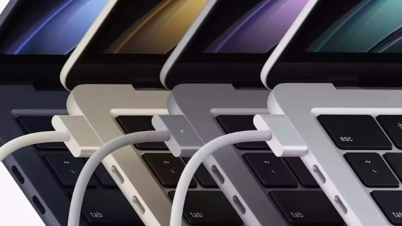 MacBook Air (2022) MacBook Air (2022)