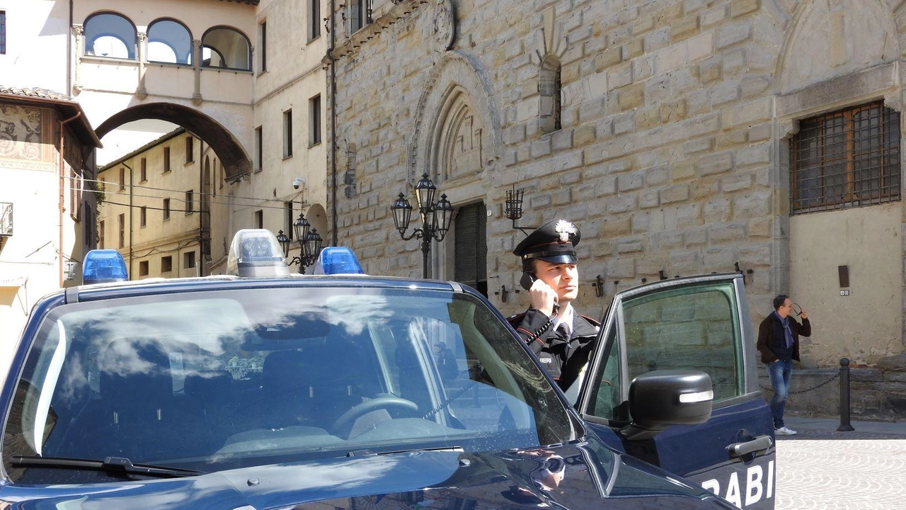 I Carabinieri di terni. hanno arrestato uno spacciatore albanese di 24 anni. Aveva nascosto nel pomello del cambio 40 dosi di coca