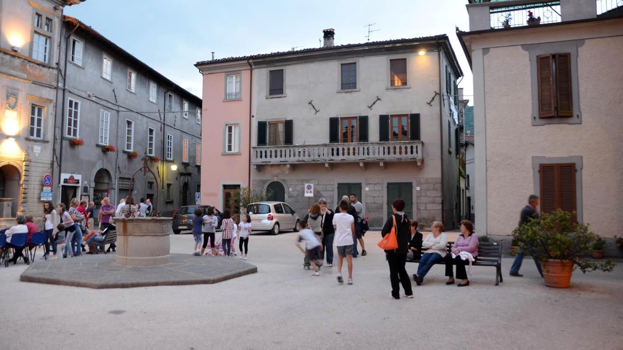 Castiglione di Garfagnana, il capoluogo è annoverato nel circuito dei borghi più belli d’Italia e dove non da meno sono le vivaci frazioni che ne disegnano il territorio