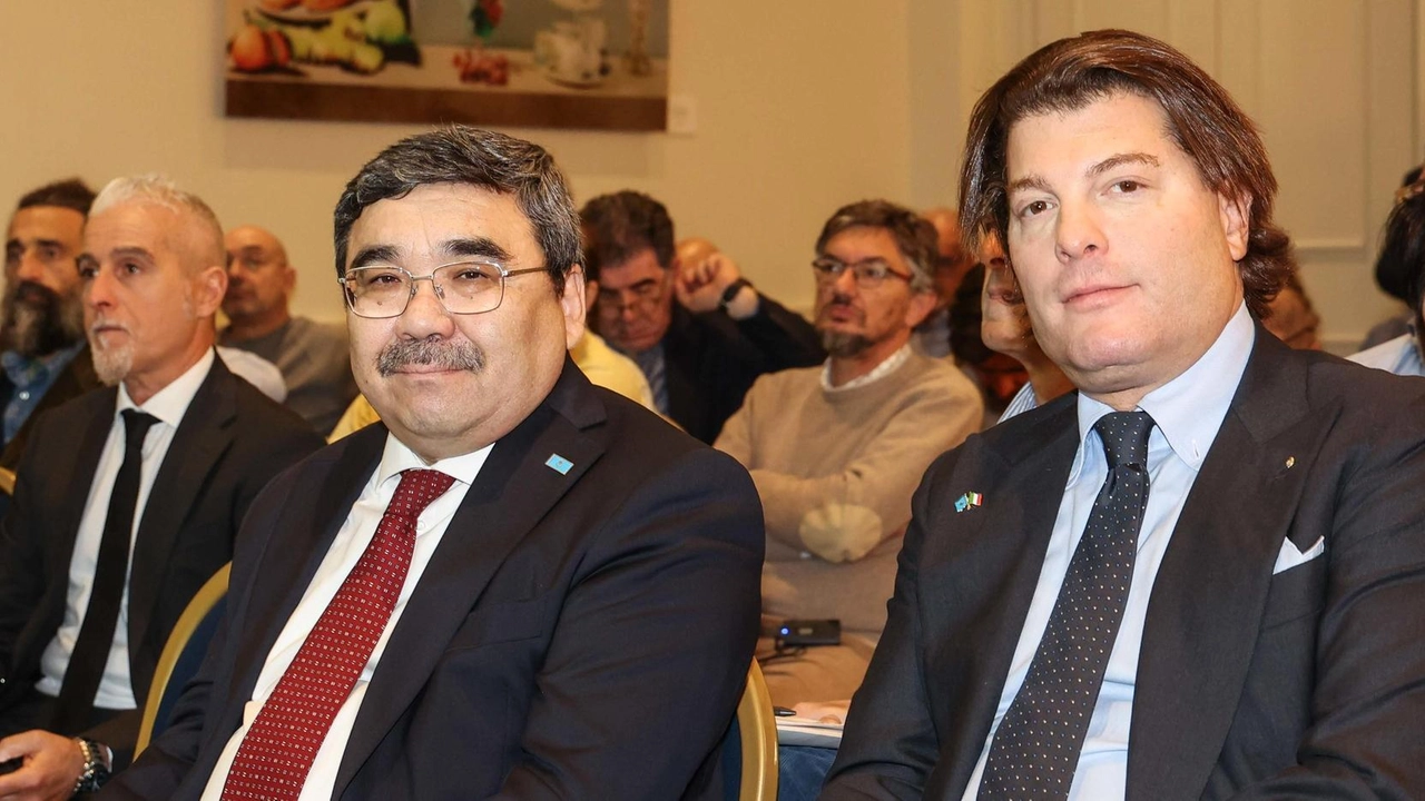 L’ambasciatore Yerbolat Sembayev e il console onorario Federico Albini L’ambasciatore Yerbolat Sembayev e il console onorario Federico Albini