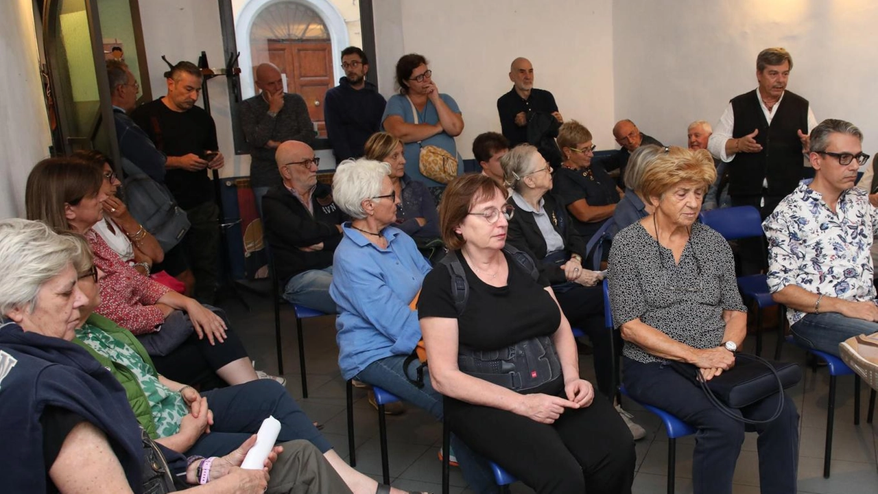 L’incontro promosso dal comitato del rione: "Perderemo la nostra identità" L’incontro promosso dal comitato del rione: "Perderemo la nostra identità"