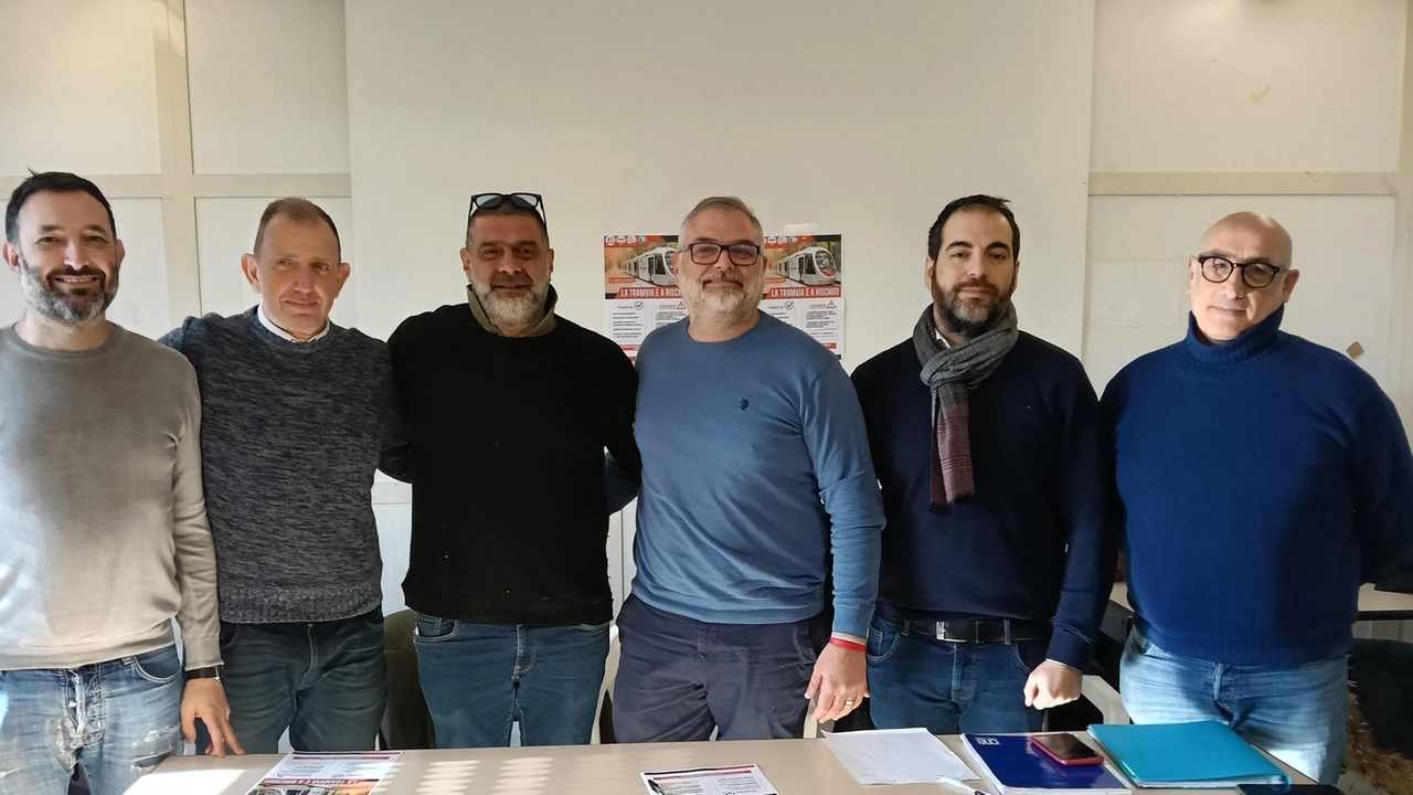 Le minoranze: "Il cambio di percorso allungherà i tempi dei lavori e farà sfumare i finanziamenti". Pronta una mozione congiunta per chiedere l’arretramento del capolinea, ma senza toccare piazza Moro. . Le minoranze: "Il cambio di percorso allungherà i tempi dei lavori e farà sfumare i finanziamenti". Pronta una mozione congiunta per chiedere l’arretramento del capolinea, ma senza toccare piazza Moro. .