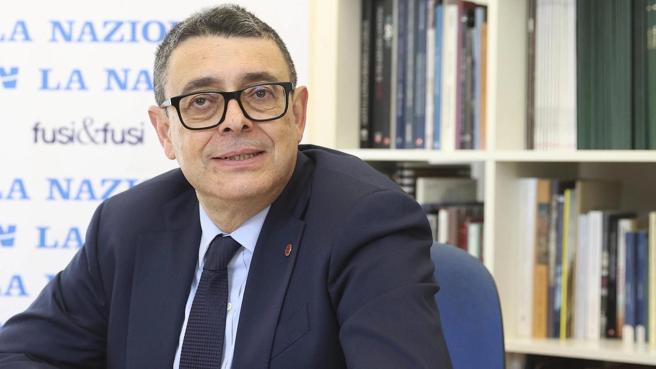 Il rettore dell’Università degli studi Roberto Di Pietra