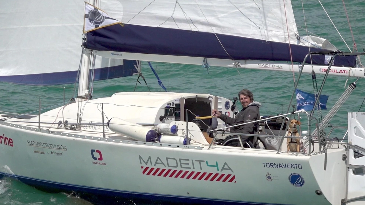 Marco Rossato in mare a bordo della sua barca «Tornavento»