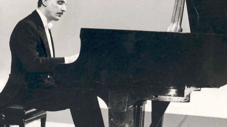Oggi pomeriggio su Rtc Arturo Benedetti Michelangeli interpreta Liszt per la Rai, 1961 Oggi pomeriggio su Rtc Arturo Benedetti Michelangeli interpreta Liszt per la Rai, 1961