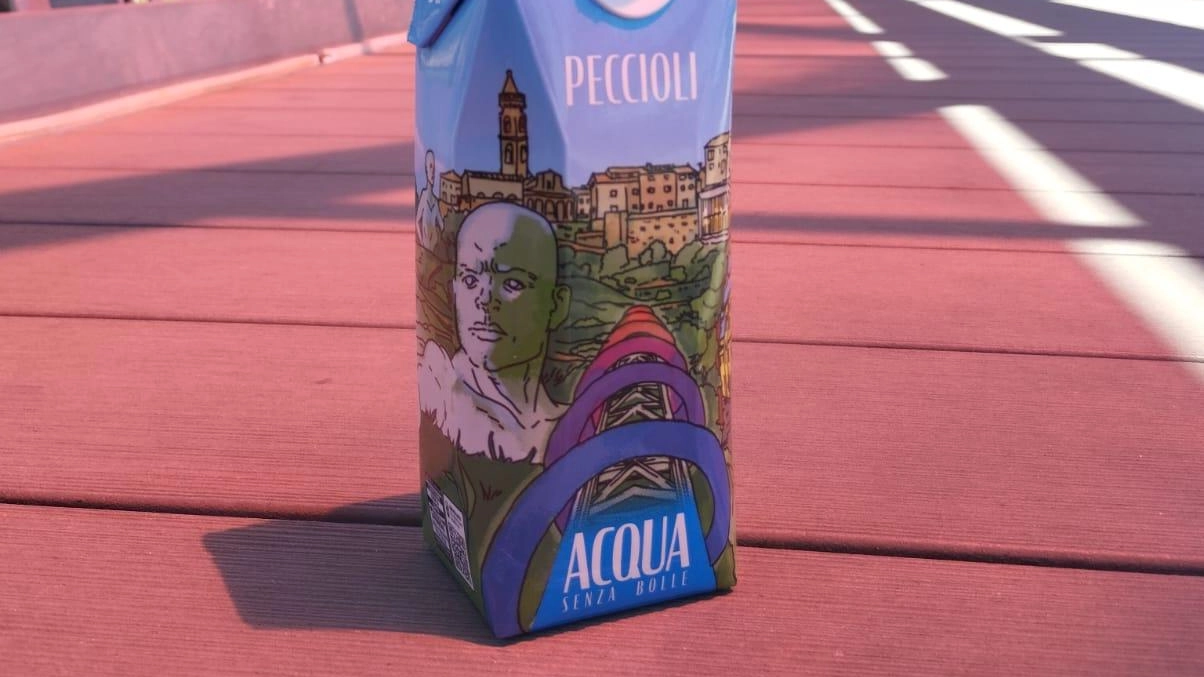 Il brick dell’acqua di Peccioli ha in bella mostra alcuni dei simboli del territorio Pecciolese. L’acqua è stata distribuita in alcuni eventi ed è andata a ruba Il brick dell’acqua di Peccioli ha in bella mostra alcuni dei simboli del territorio Pecciolese. L’acqua è stata distribuita in alcuni eventi ed è andata a ruba