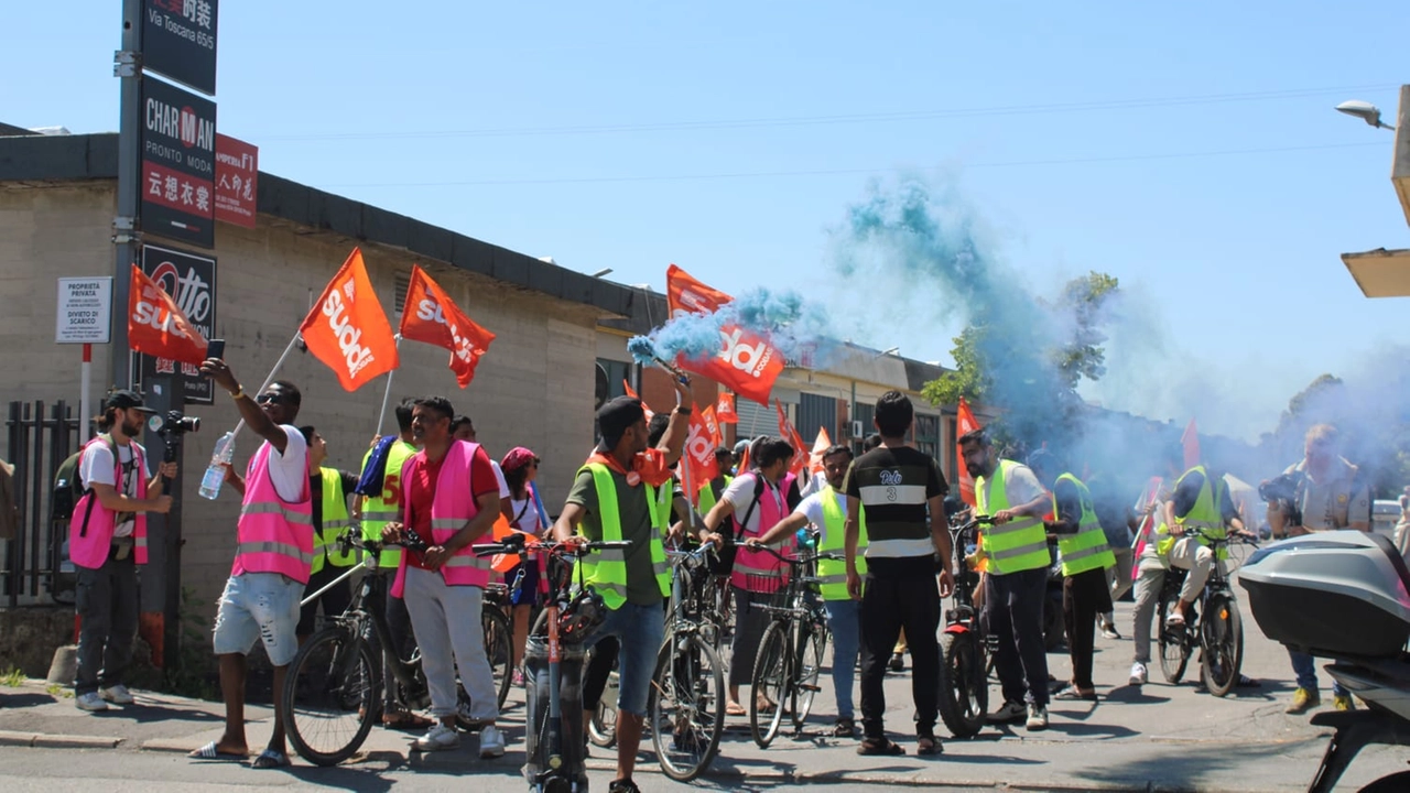 Partenza del corteo per le vie del Macrolotto 1 Partenza del corteo per le vie del Macrolotto 1