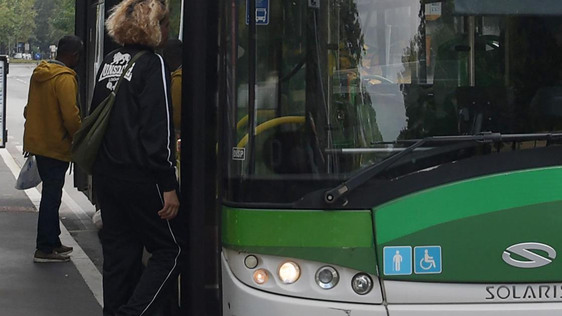 uno studente sviene sull autobus l autista ferma il mezzo e lo salva da Lanazione.it uno studente sviene sull autobus l autista ferma il mezzo e lo salva