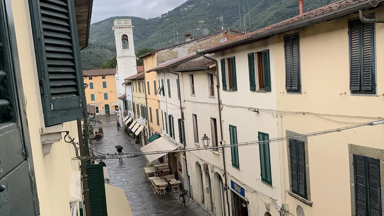 Via Vittorio Emanuele nel tratto che porta alla piazza XXIX maggio Anche in questa parte del centro storico saranno estese la Ztl e l’area pedonale urbana Via Vittorio Emanuele nel tratto che porta alla piazza XXIX maggio Anche in questa parte del centro storico saranno estese la Ztl e l’area pedonale urbana