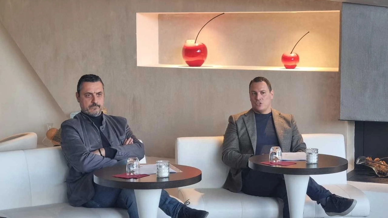 "Chiediamo al sindaco di far valere la norma di salvaguardia per tutelare i beni termali". Si presentano uniti i due...