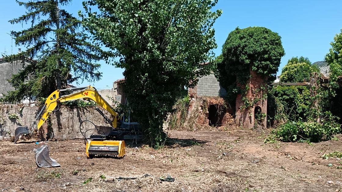 lavori iniziata la messa in sicurezza e pulizia dell8217ex fornace a san frediano a settimo