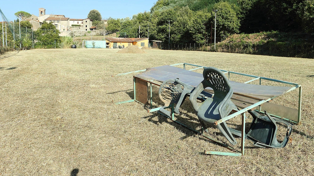 Il campo sportivo di Montecatini Alto versa in uno stato di abbandono da tempo e ora potrebbe essere recuperato Il campo sportivo di Montecatini Alto versa in uno stato di abbandono da tempo e ora potrebbe essere recuperato