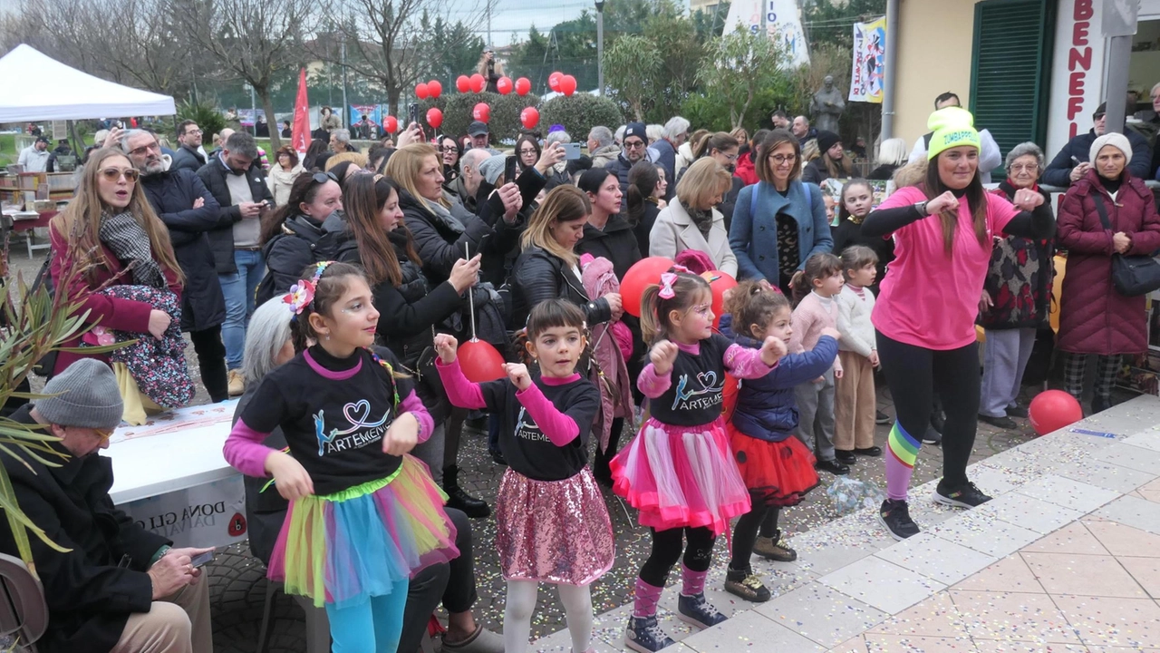 La festa del Rione Campo d’Aviazione insieme alla parrocchia di Santa Rita. Il torneo di burraco e quello di calcetto con la vittoria di Torre del Lago. La festa del Rione Campo d’Aviazione insieme alla parrocchia di Santa Rita. Il torneo di burraco e quello di calcetto con la vittoria di Torre del Lago.