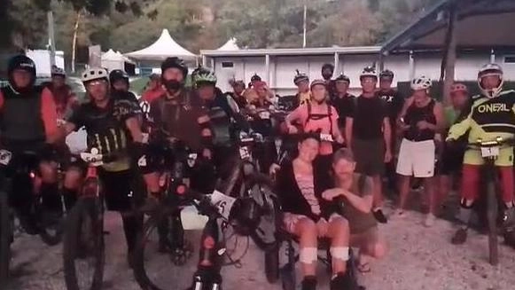 Alla sesta edizione della “Notturna in mountain bike dei Fistioni Torrelaghesi“ hanno preso parte una cinquintina di appassionati