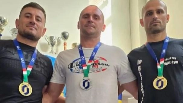 Gli atleti della Fight Gym che hanno vinto la medaglia Gli atleti della Fight Gym che hanno vinto la medaglia