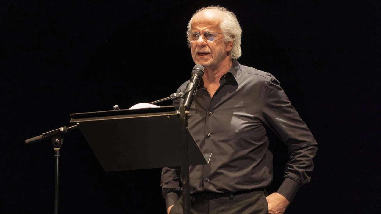 Toni Servillo al teatro della Pergola da domani al 15 dicembre Toni Servillo al teatro della Pergola da domani al 15 dicembre