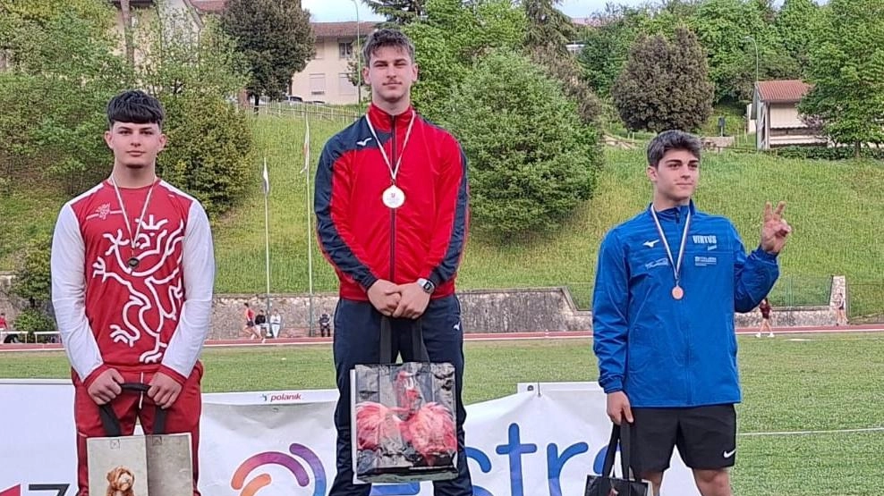 Mattia Bartolini supera i 60 metri al Meeting della Liberazione di Siena