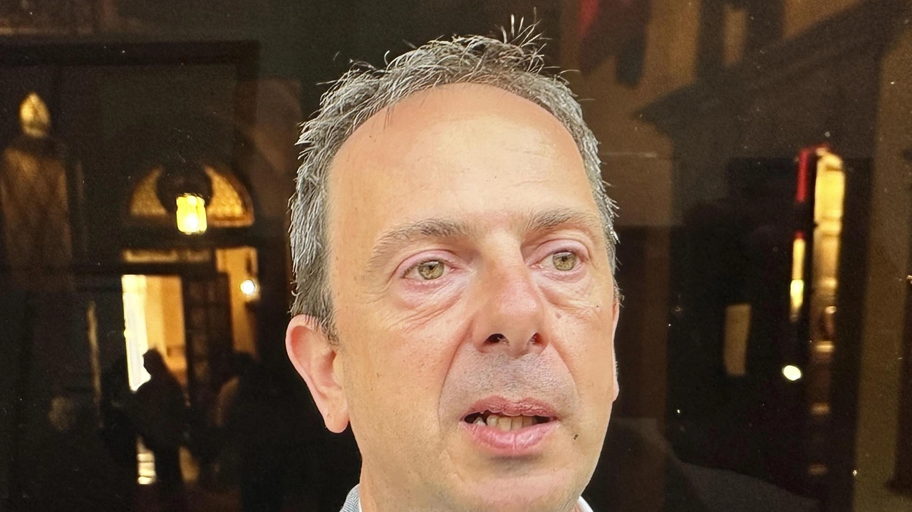 Il presidente del Comitato amici del Palio Giovanni Sportoletti ieri pomeriggio in Comune